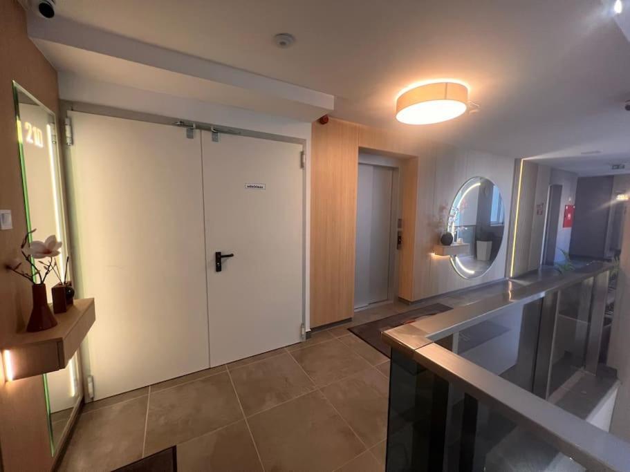 Karzo Property Lk 206 Budapest Luaran gambar